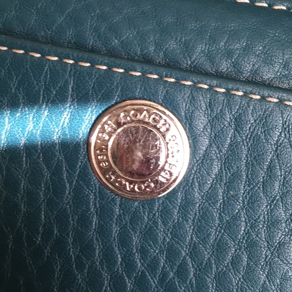 Authentic Coach wallet - Picture 2 of 4